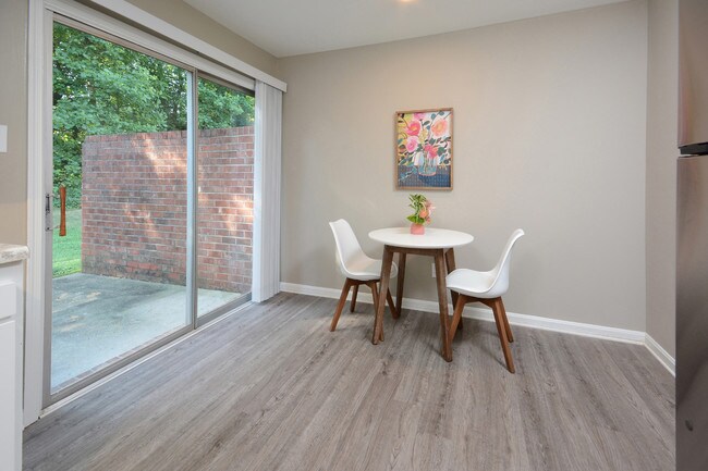 Parliament House Apartments and Townhomes in Burlington, NC