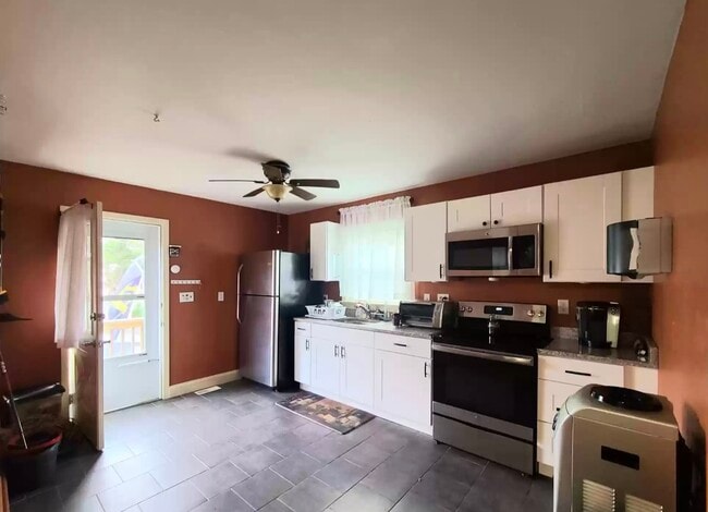 Photo - 210 Carr Ave