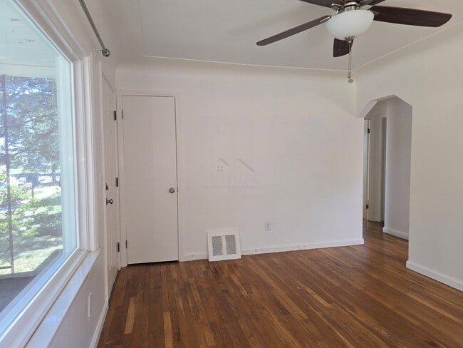 Photo - 534 Ardmore Dr