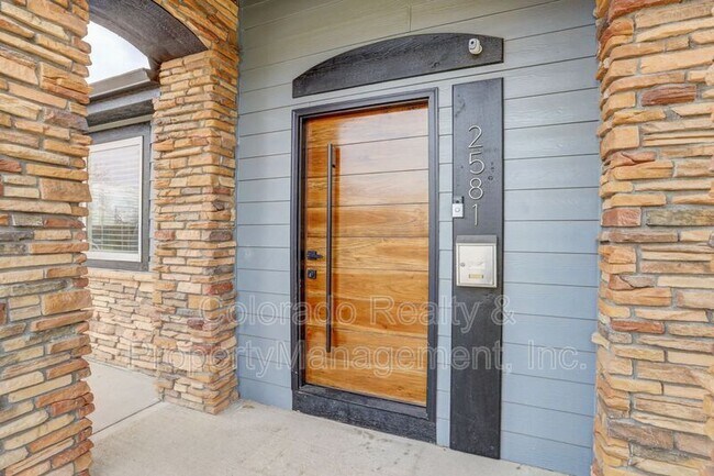 Photo - 2581 S Hazel Ct