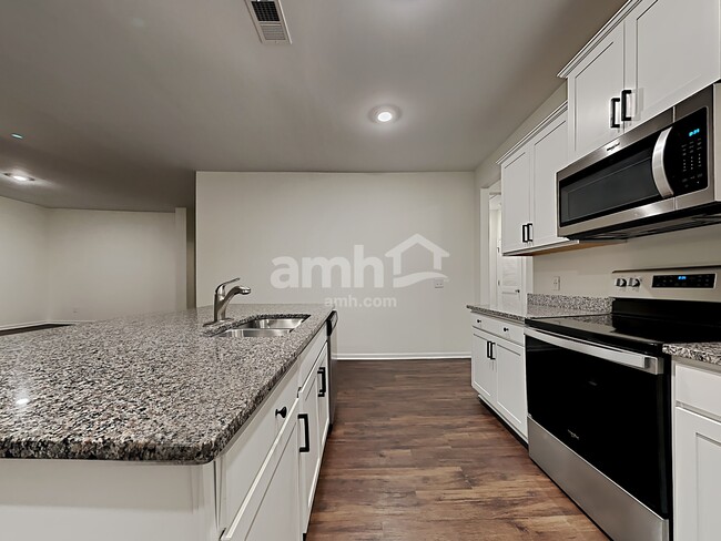 Photo - 275 Hogan Dr