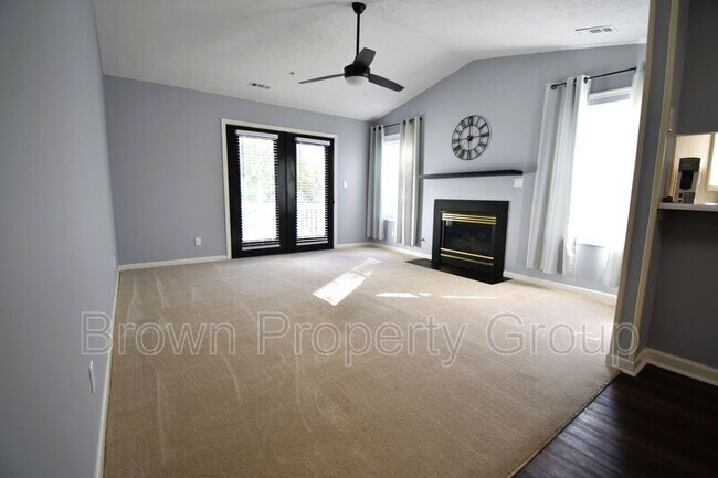 Photo - 295 Warton Ln