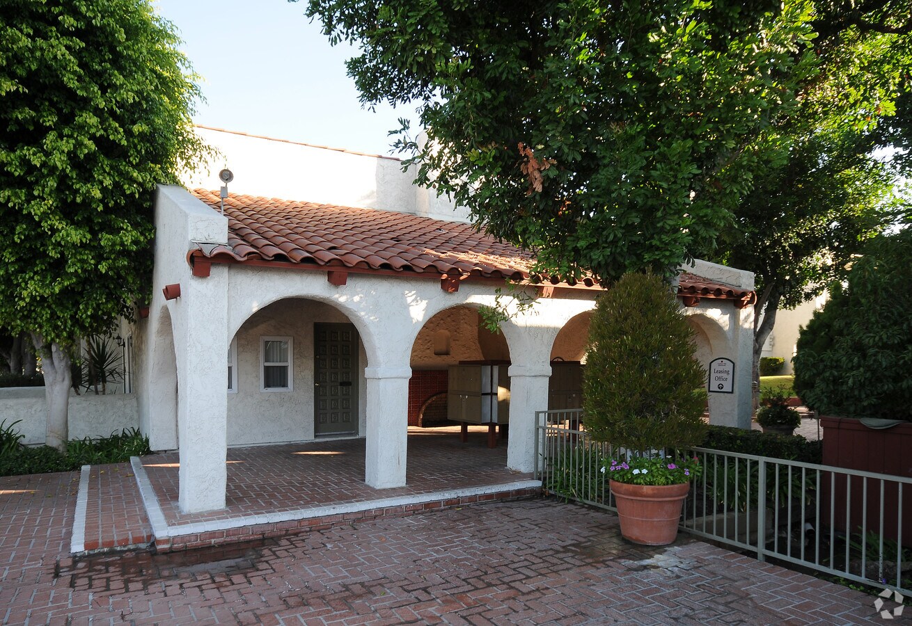 Photo - Cypress Villa Apartments
