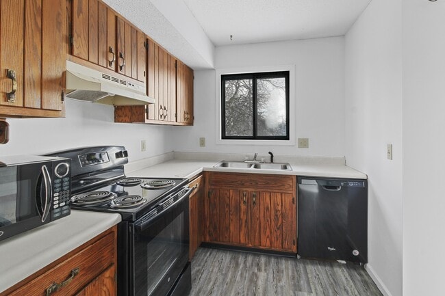 Photo - 1305 Christopher Cir