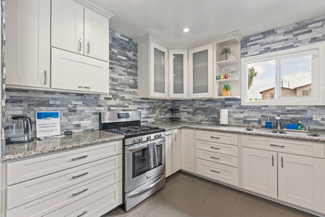 Photo - 3254 Logan Ave