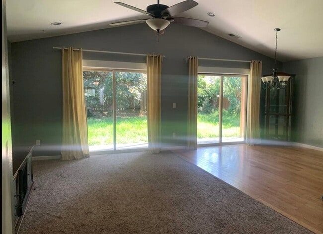 Photo - Beautiful East Medford 4 Bedroom 2 Bathroom Home