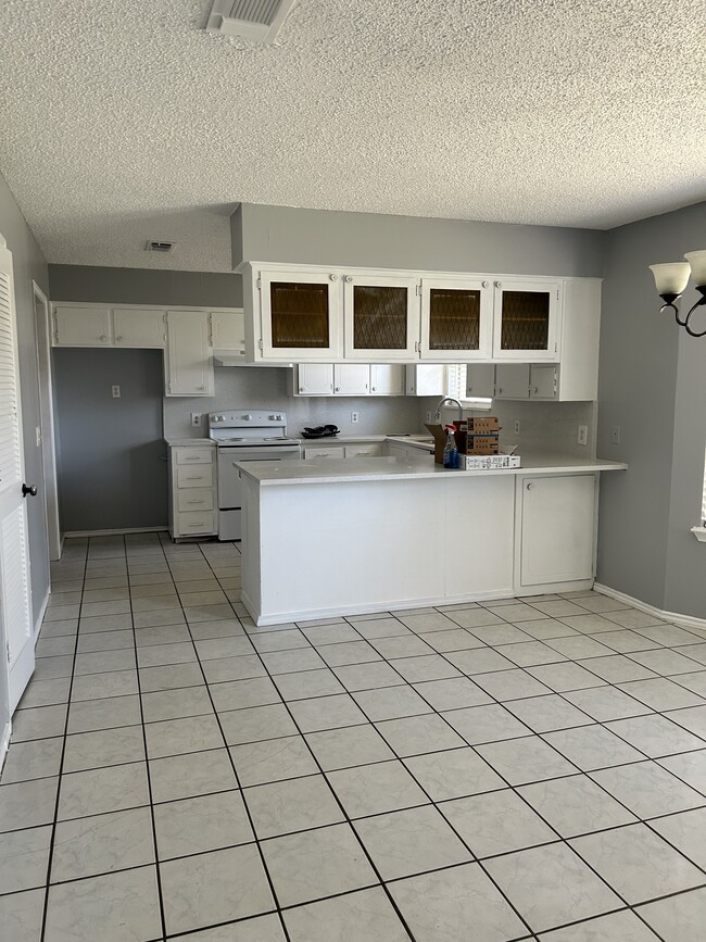 Photo - 215 Songbird Trl