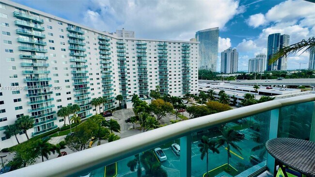 Photo - 19390 Collins Ave Unit 816