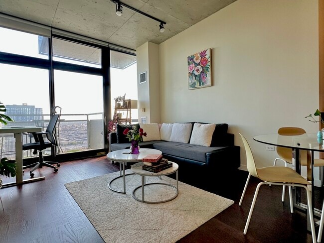 sala de estar y espacio para trabajar desde casa