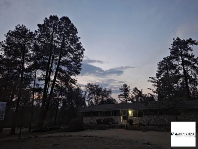 Building Photo - Fully Remodeled 3-Bedroom, 3-Bath Home in ...