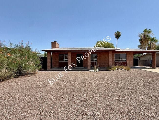 Building Photo - 7650 N Rasmussen Ave