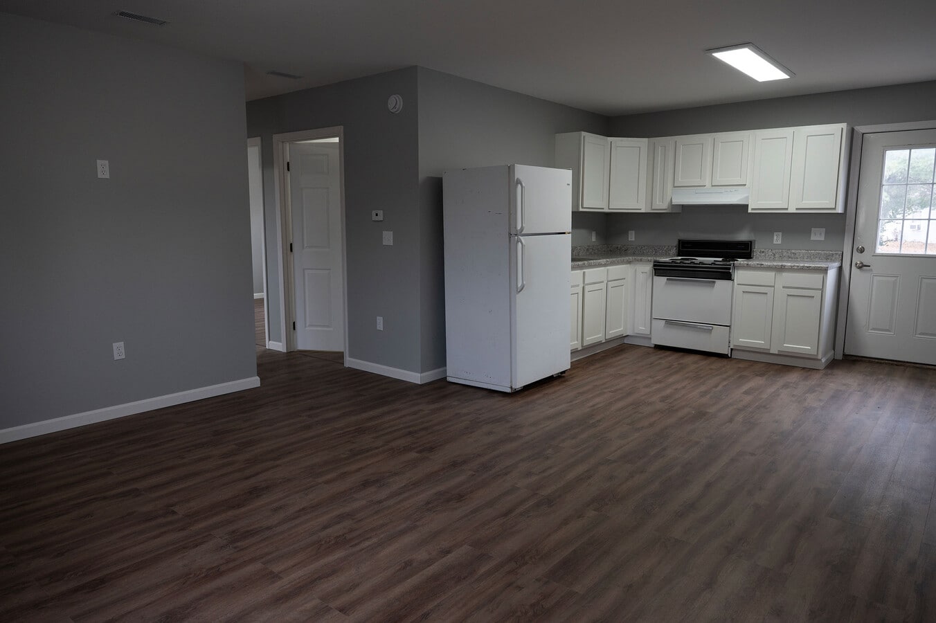 Photo - 809 N Main St