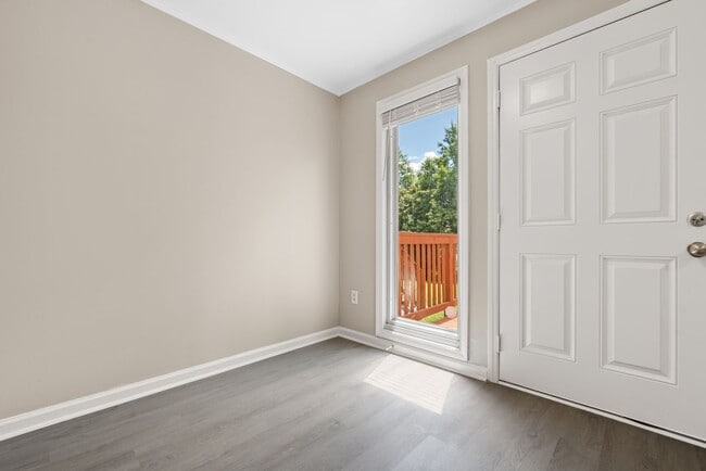 Photo - 8 Hayti Ln