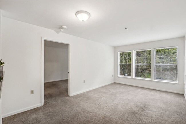 Photo - Victoria Park and Woods at Victoria Park A...