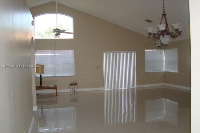 Photo - 2784 Oakleigh Ln