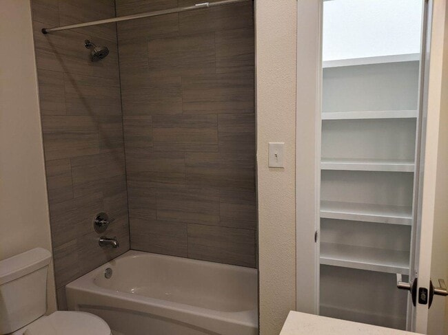 Photo - Vineyard Crossing Apartments