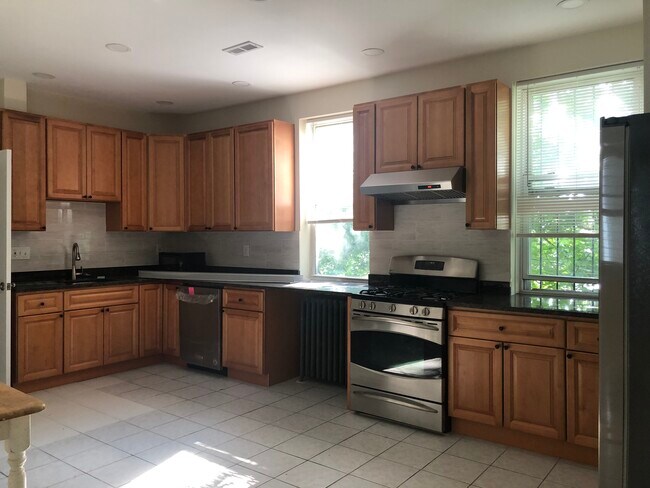 Photo - 16 Copenger St Unit 2