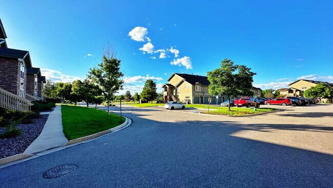 Fantastic Condo 2 Bed 2 Bath with Attached Garage in Littleton.