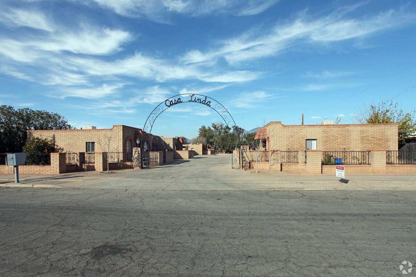 Main Property - Casa Linda Apartments