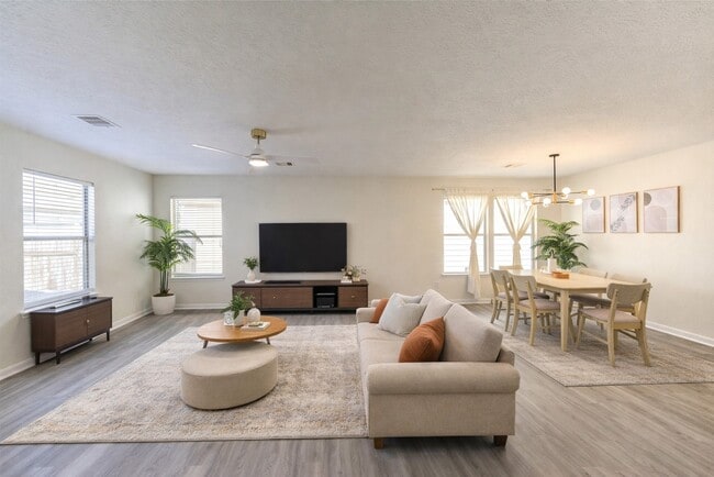 Photo - 1010 Hummingbird Point Ln