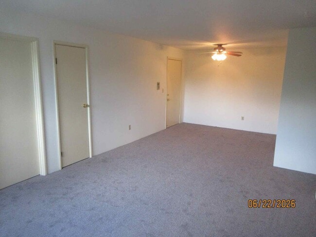 Photo - Upper 2 bedroom plus den in Germantown Unit 15623 - 14