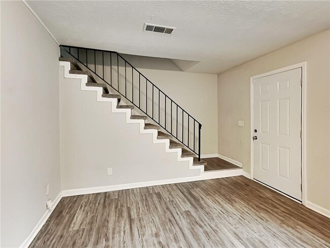 Photo - 1829 Whitehall Forest Ct SE