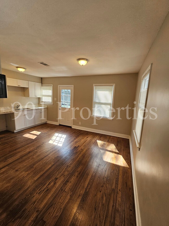 Photo - 135 Plainview St