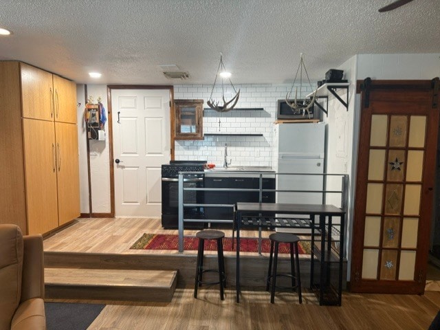 Building Photo - 2146 Bookcliff Ave Unit B