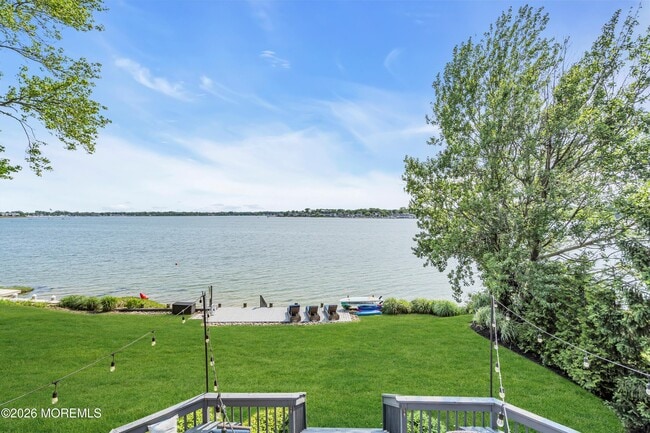 105 Riverview Ave
