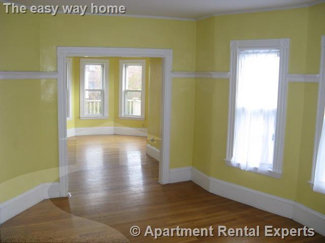 Building Photo - 30 Elm St Rental