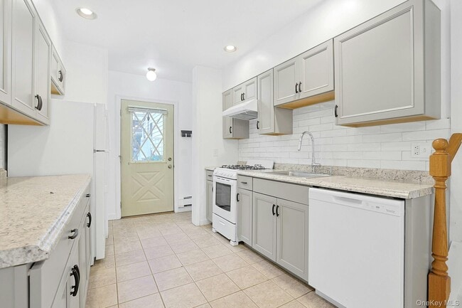 Photo - 27 Leroy Ave
