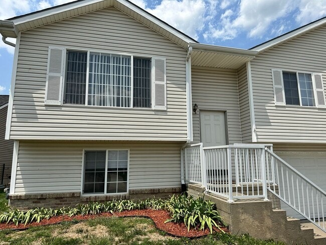Nice Home in Excellent Family Neighborhood... - Nice Home in Excellent Family Neighborhood...