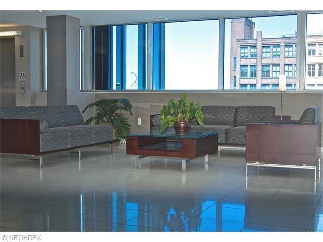 Photo - 701 W Lakeside Ave Unidad #1002