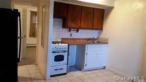 Building Photo - 93-22 243rd St Unit 1