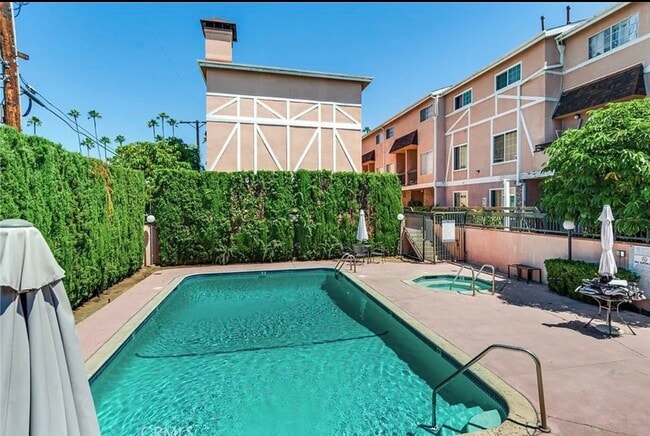 Photo - 147 W Acacia Ave