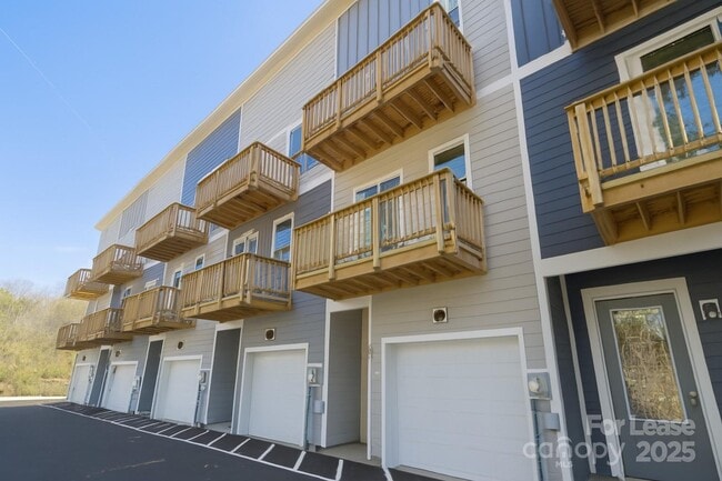 Building Photo - 1055 McAlway Rd Rental