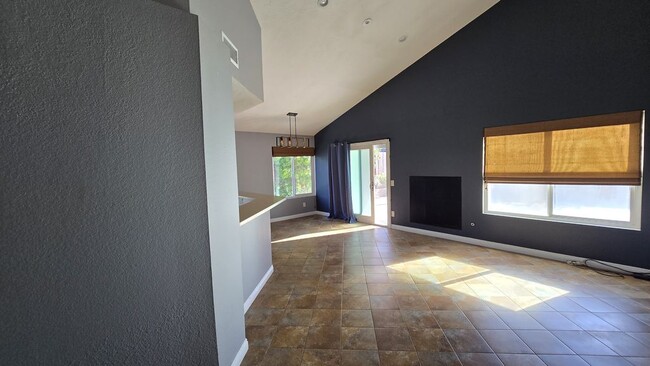 Building Photo - 430 Placer Ave