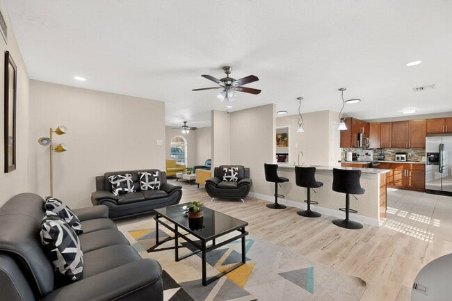 Photo - 136 Yorkshire Dr Unidad SI ID1492679P