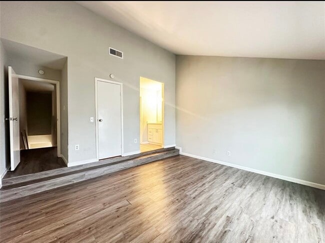 Photo - 8717 Victorian Village Dr Unit 8717