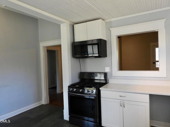 Photo - 483 W Salisbury St