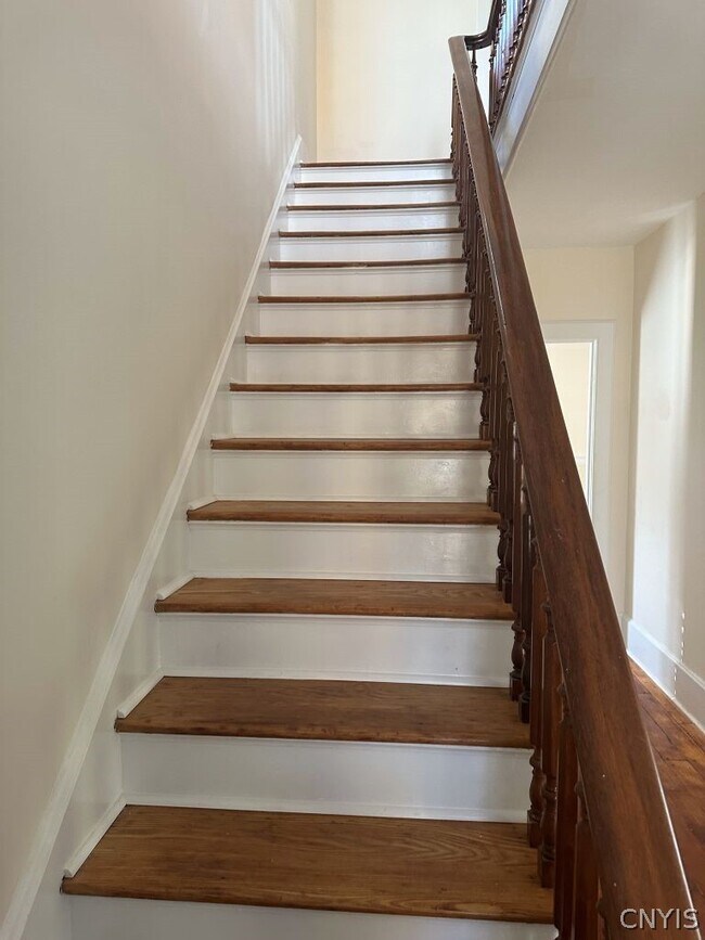 Photo - 206 E Genesee St