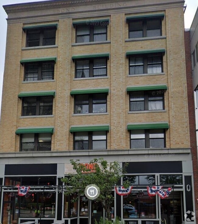 Building Photo - 1015 Elm St Rental