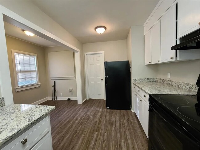 Photo - 406 Chamlee Dr