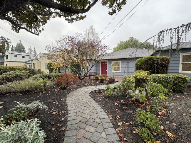 Photo - Beautifully Updated 4BD/2BA Single-Family Home in Palo Alto