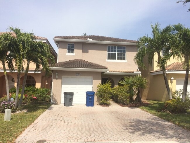 Building Photo - 9217 NW 54th St Rental