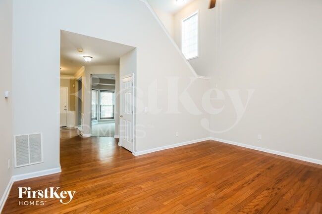 Photo - 2410 Kirkstone Dr