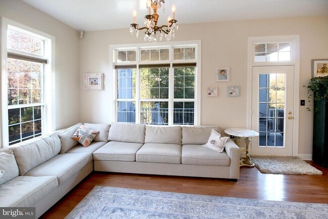 Photo - 18400 Lanier Island Square