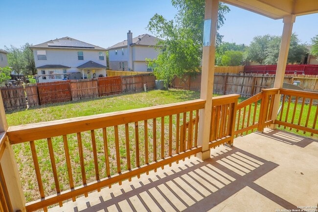 Photo - 830 Campion Red