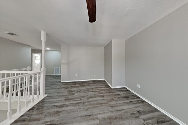 Building Photo - 16823 Scenic Gardens Dr Rental
