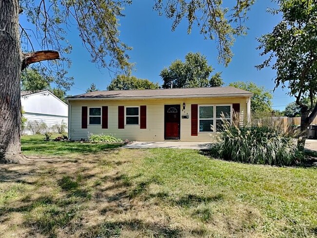 Building Photo - 839 Middle Dr Rental